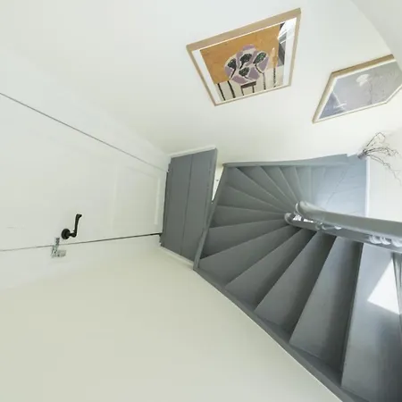 Shway60 Family House